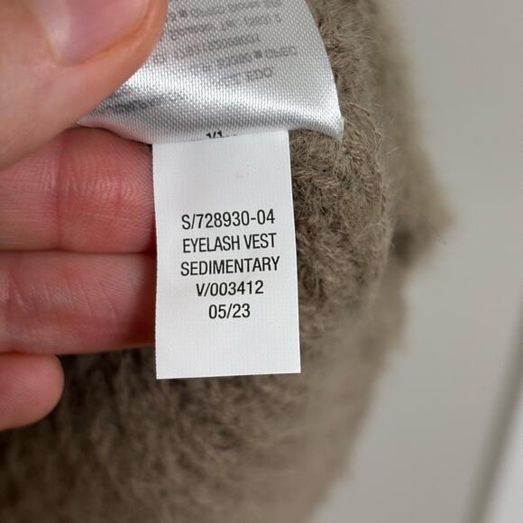 NWT Old Navy Mockneck Eyelash Sweater Tank in Sedimentary - Size XL Tall - Picture 6 of 6